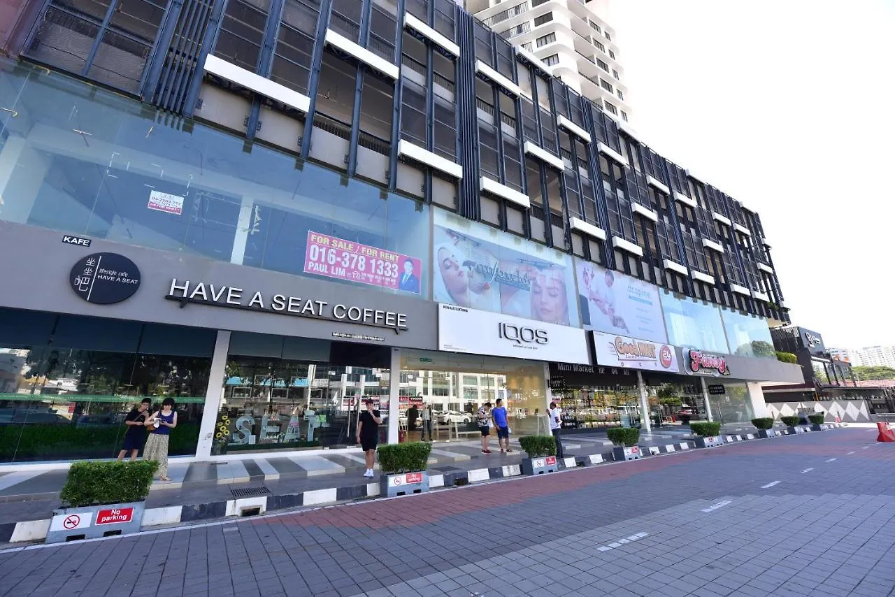 Apartment The Landmark By Katana George Town