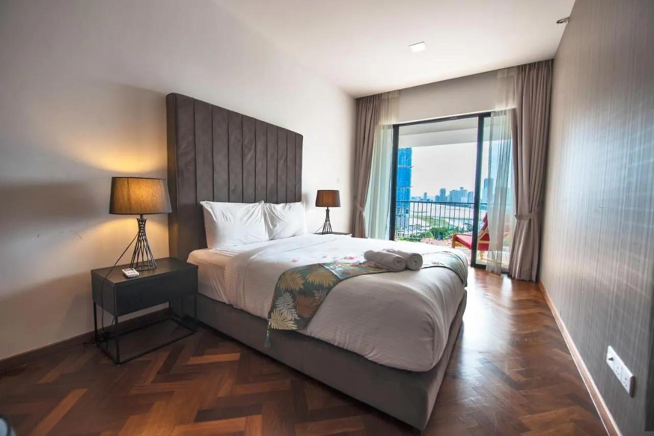 Apartment The Landmark By Katana George Town