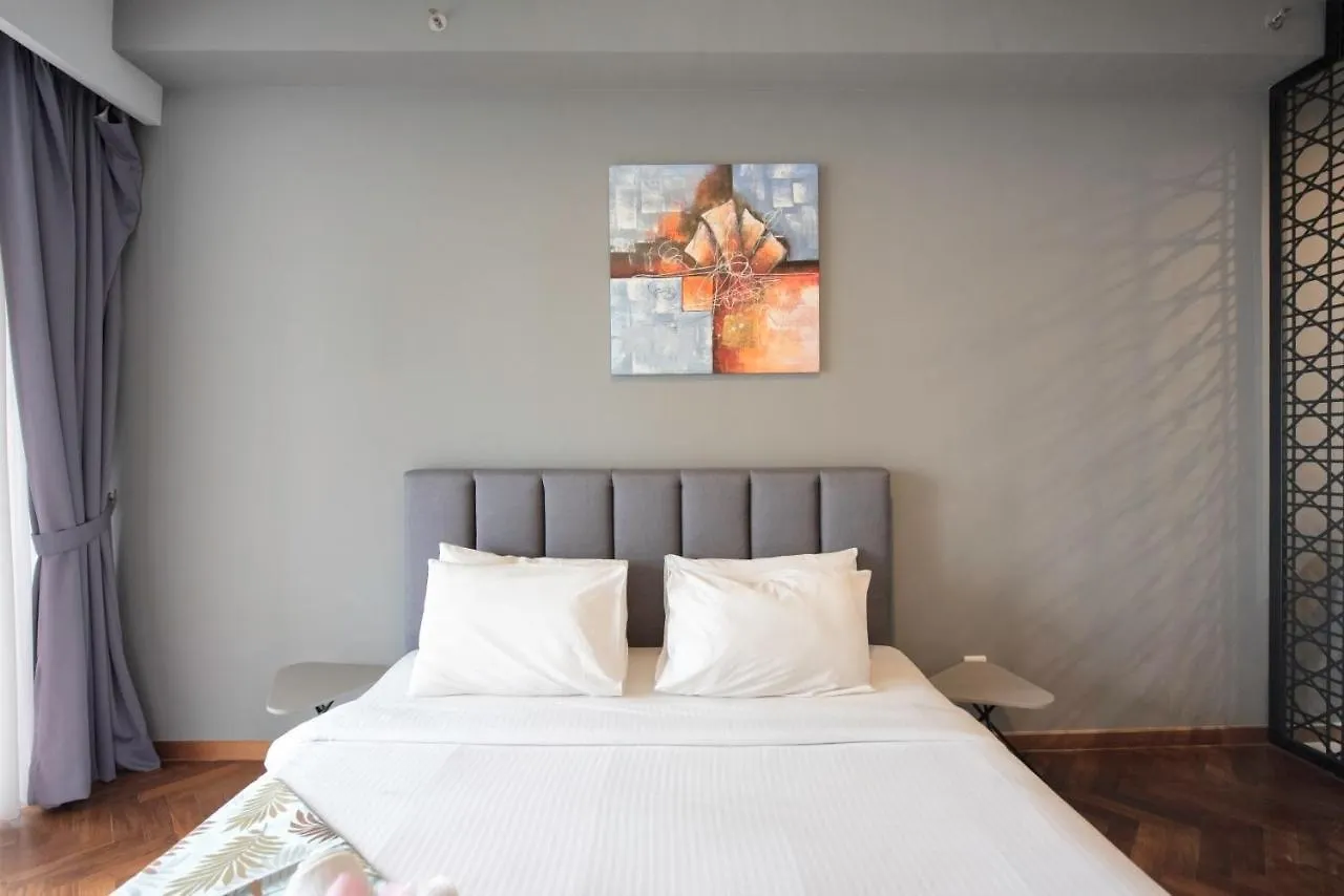 Apartment The Landmark By Katana George Town