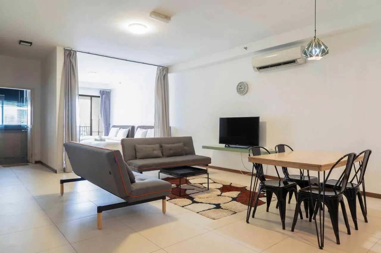 Apartment The Landmark By Katana George Town