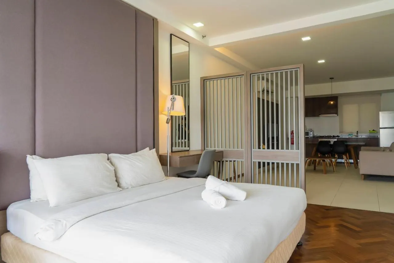 Apartment The Landmark By Katana George Town