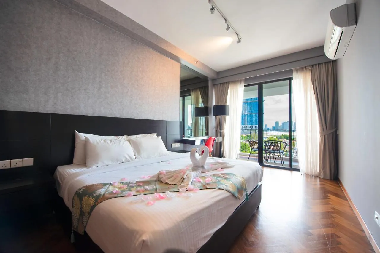 Apartment The Landmark By Katana George Town